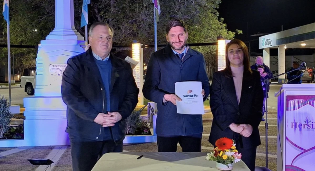 EL GOBERNADOR PULLARO Y EL SENADOR MICHLIG VISITARON HERSILIA EN LOS 132 ANIVERSARIOS DE SU FUNDACIÓN